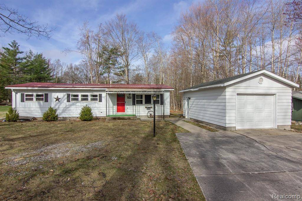 4175 N HAZEL Road, Alcona Twp, MI 48742