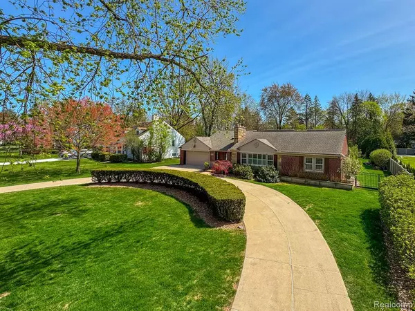 225 MOUNT VERNON Boulevard,  Royal Oak,  MI 48073