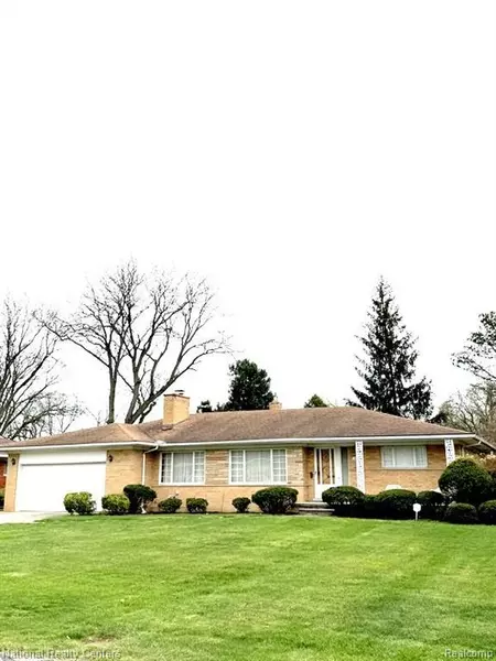 18337 GREENWALD Drive, Southfield, MI 48075