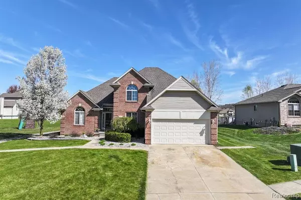 1355 RIDGE VIEW Court, Grand Blanc Twp, MI 48439