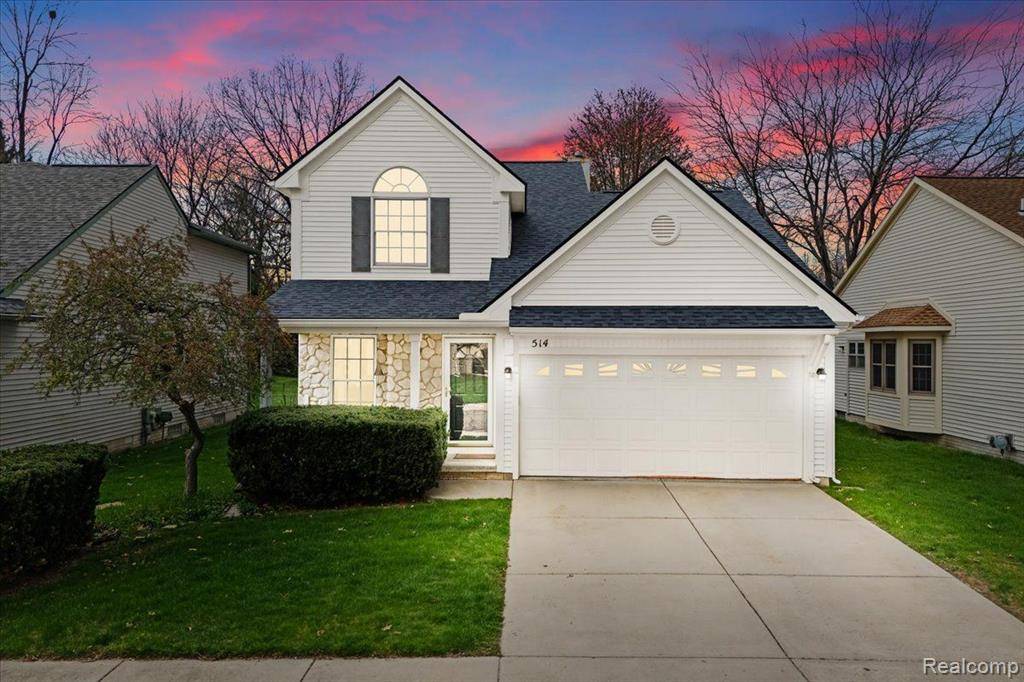 514 MILL POND Drive,  Fenton,  MI 48430