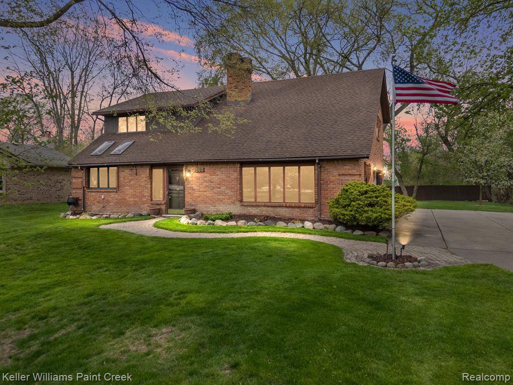 207 Leetonia Drive, Troy, MI 48085