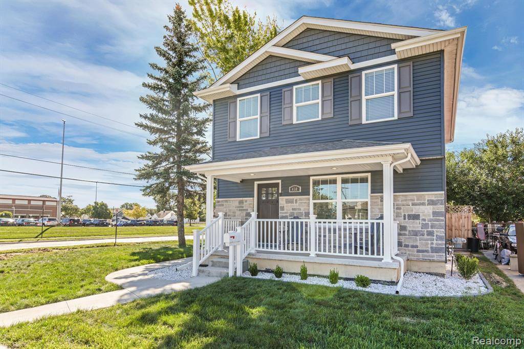 438 E GOULSON Avenue, Hazel Park, MI 48030