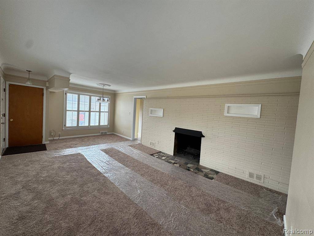 Harper Woods, MI 48225,20950 NORWOOD Drive