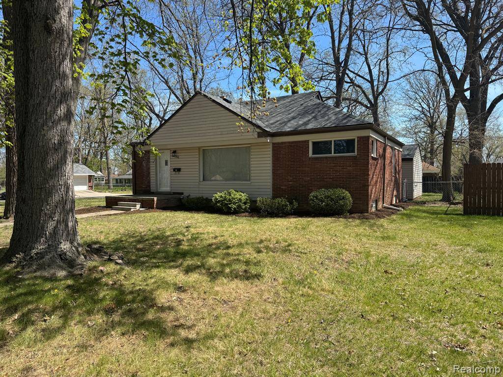 21260 Kipling Street, Oak Park, MI 48237