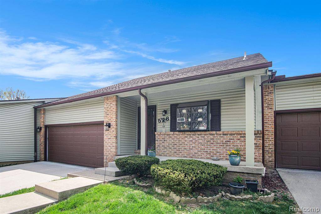 578 OAKBROOK Circle, Flushing, MI 48433