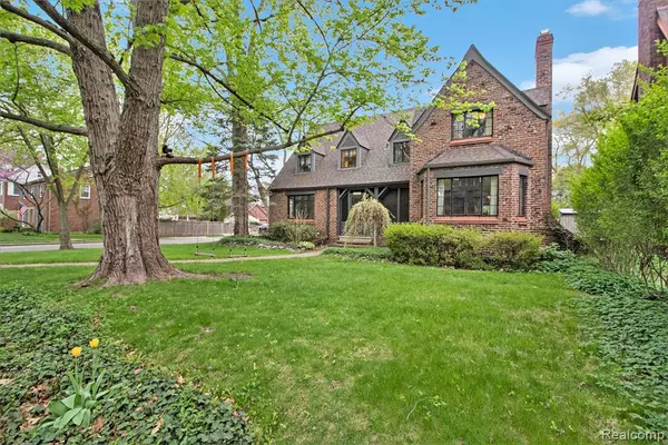 Grosse Pointe Park, MI 48230,1301 BISHOP Road