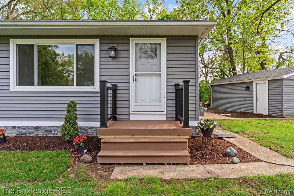 Waterford Twp, MI 48327,5857 BERKLEY Drive