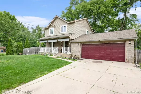 5184 DENWOOD Street, Waterford Twp, MI 48327