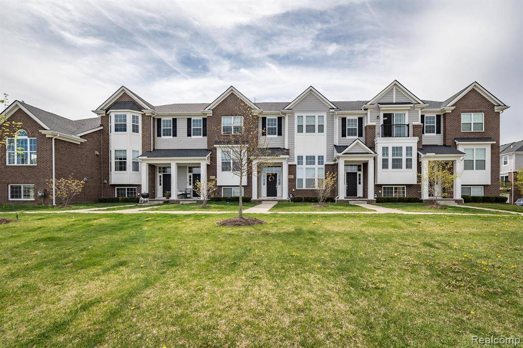 Canton Twp, MI 48188,49527 LANTERN Way