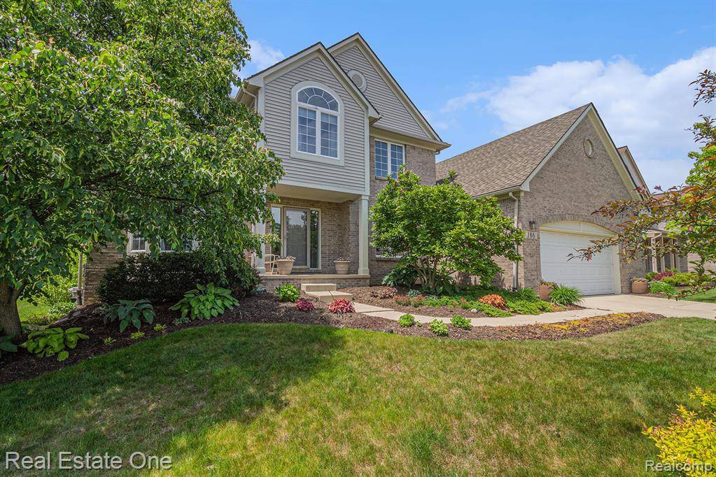 South Lyon, MI 48178,186 EASTON Drive