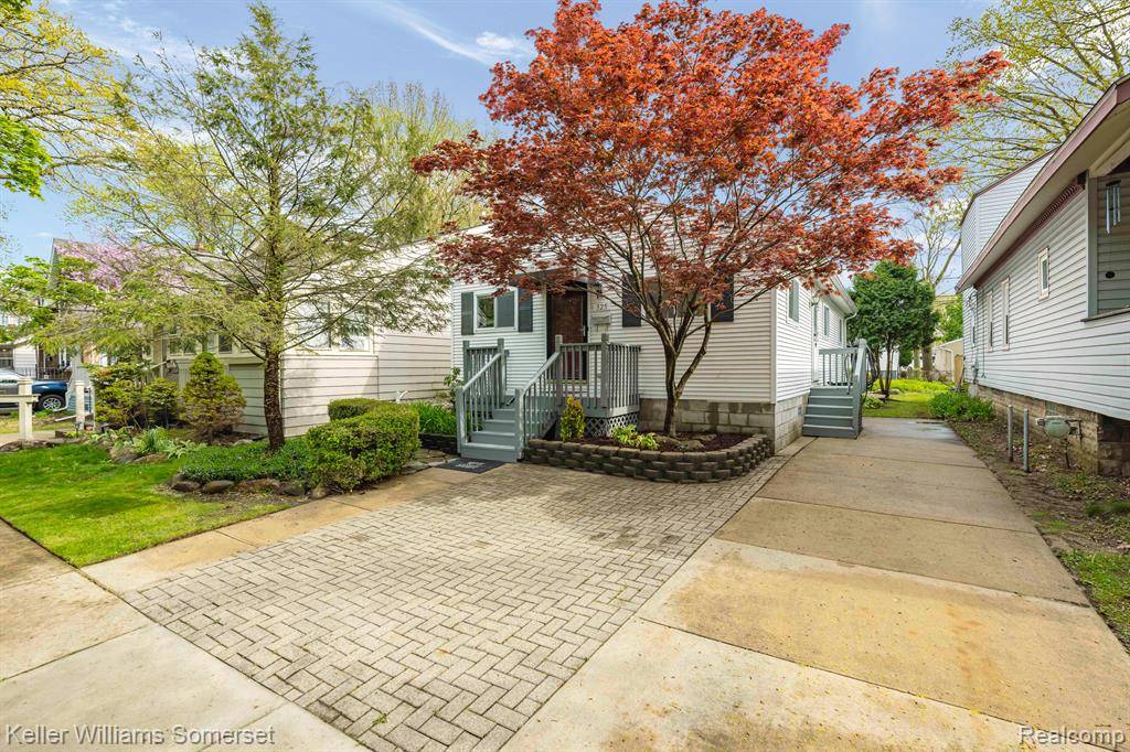 325 W CHESTERFIELD Street, Ferndale, MI 48220