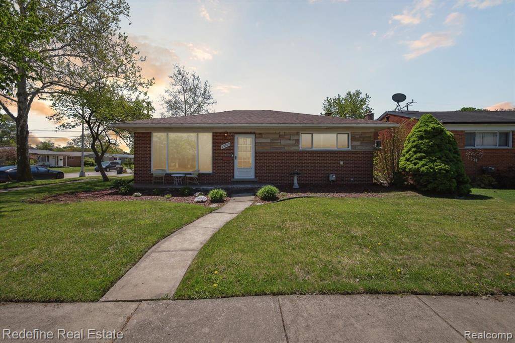 29909 Gladys Avenue, Westland, MI 48185