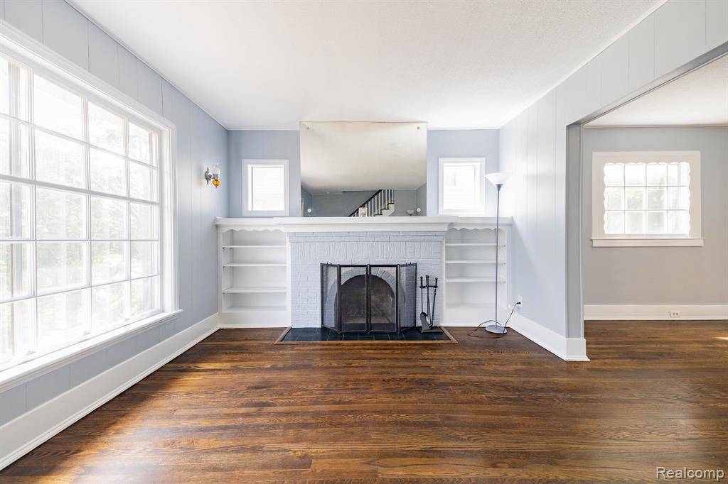 Ferndale, MI 48220,255 E MAPLEHURST Street