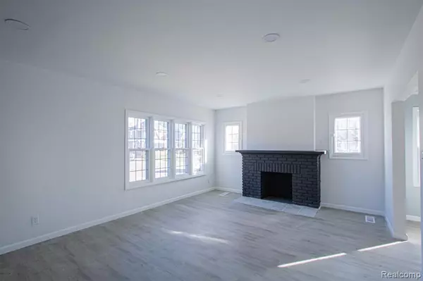 Detroit, MI 48221,18403 SANTA ROSA Drive