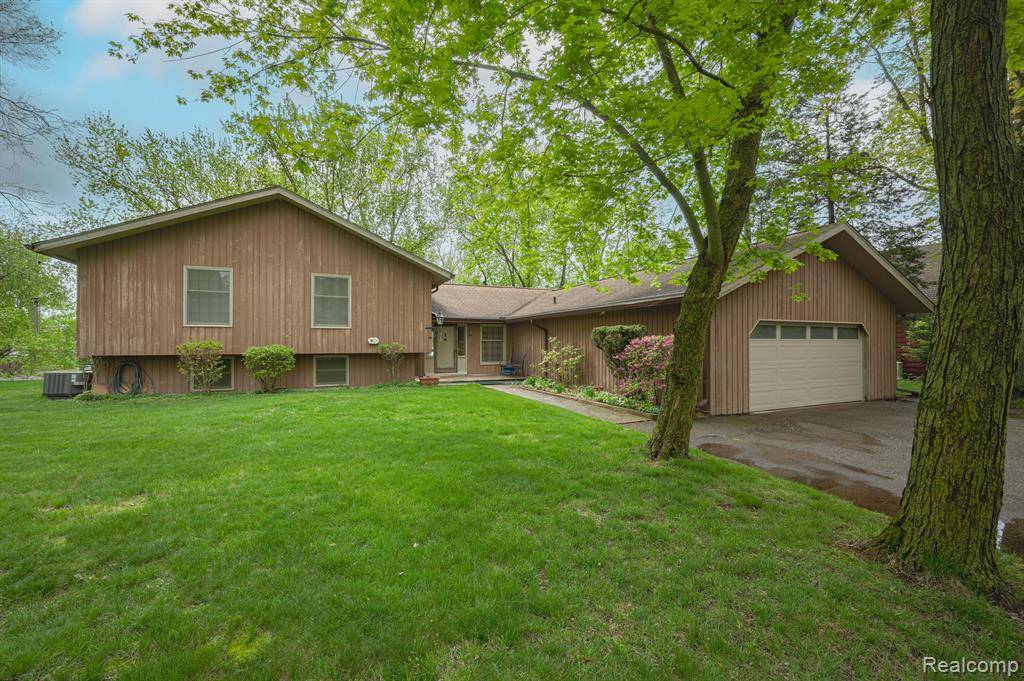 9550 SILVERSIDE, Green Oak Twp, MI 48178