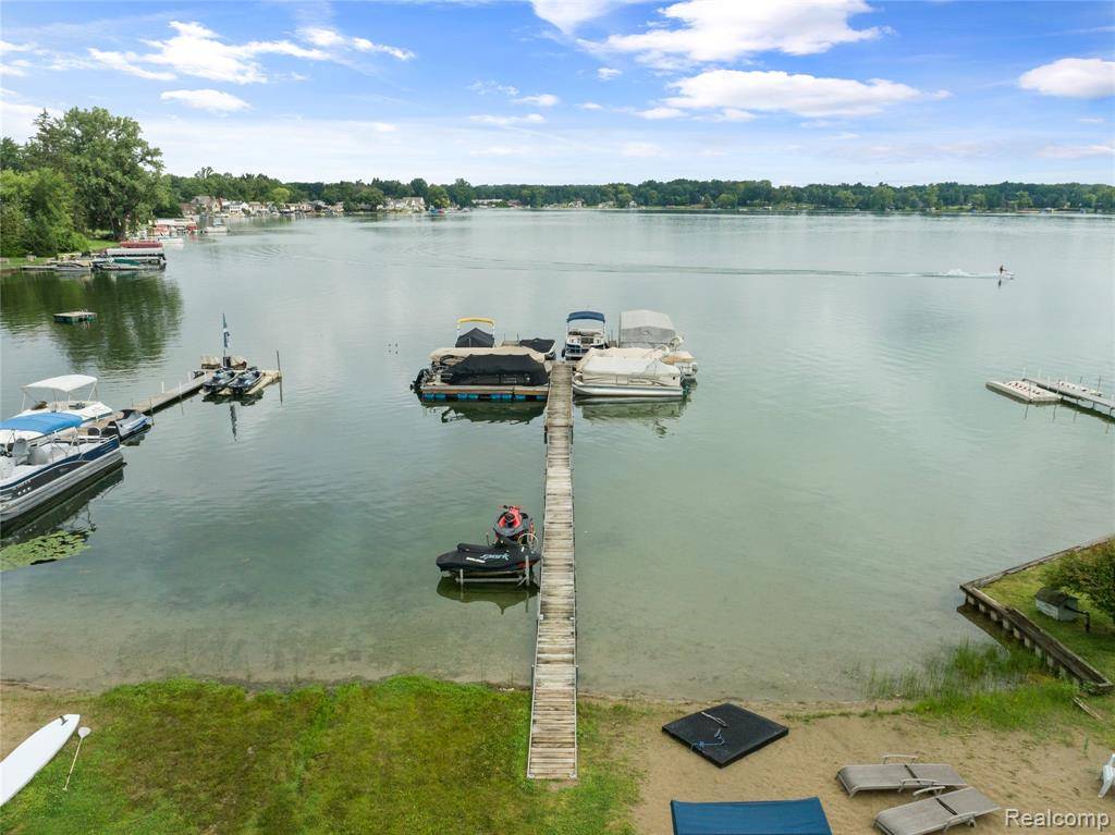 Green Oak Twp, MI 48178,9550 SILVERSIDE