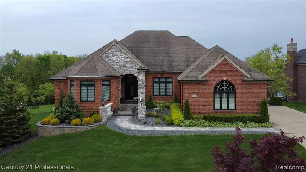 8814 PRESTWICK Lane, Washington Twp, MI 48095