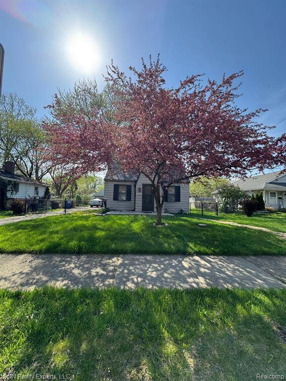 Warren, MI 48089,24231 STEWART Avenue