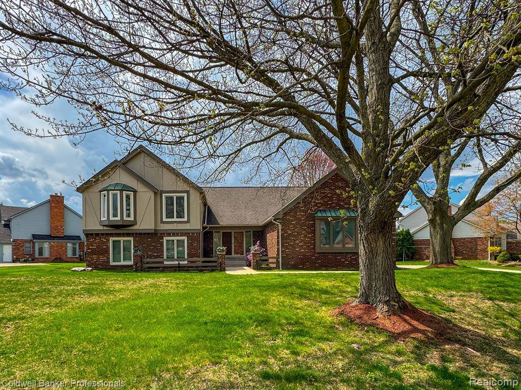 1125  Cobridge Drive, Rochester Hills, MI 48306