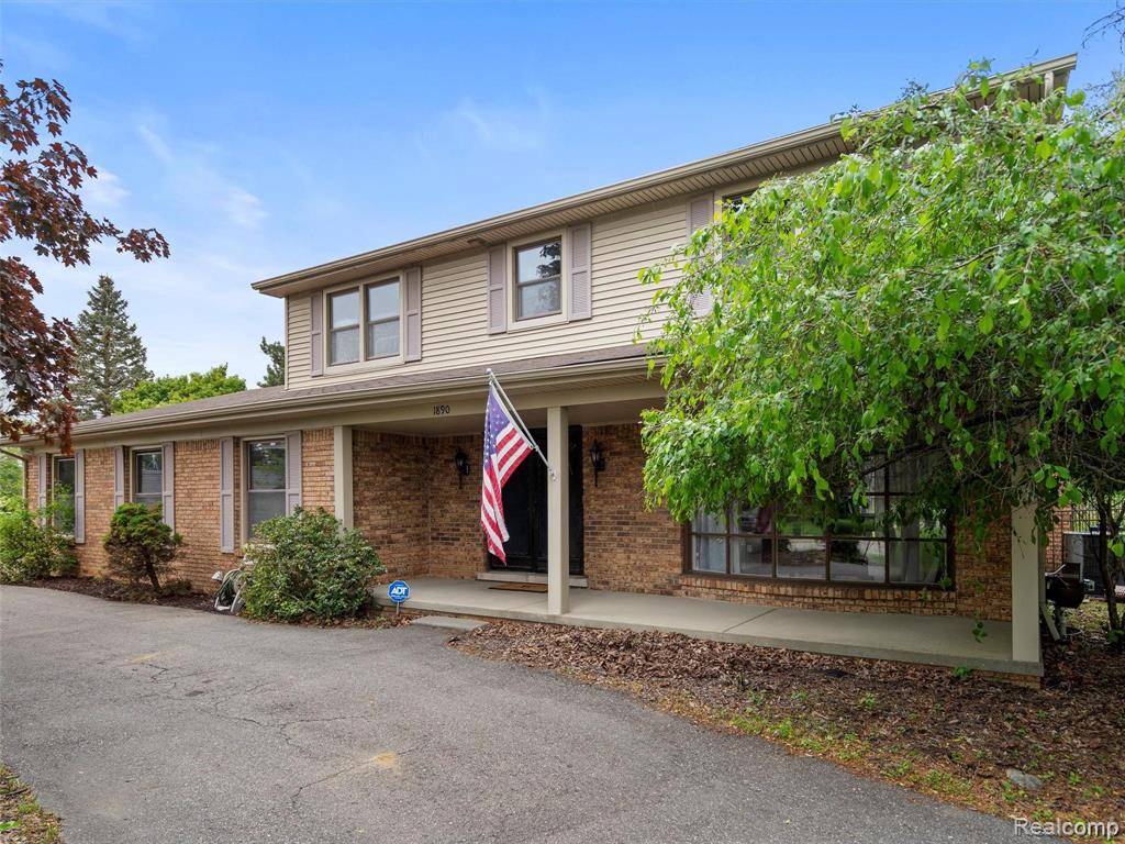 1890 Ludgate Lane, Rochester Hills, MI 48309