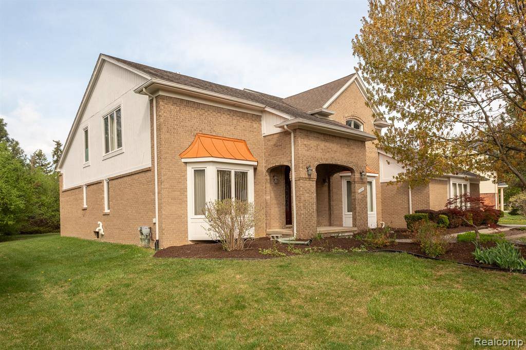 Troy, MI 48084,3351 MUERKNOLL Drive