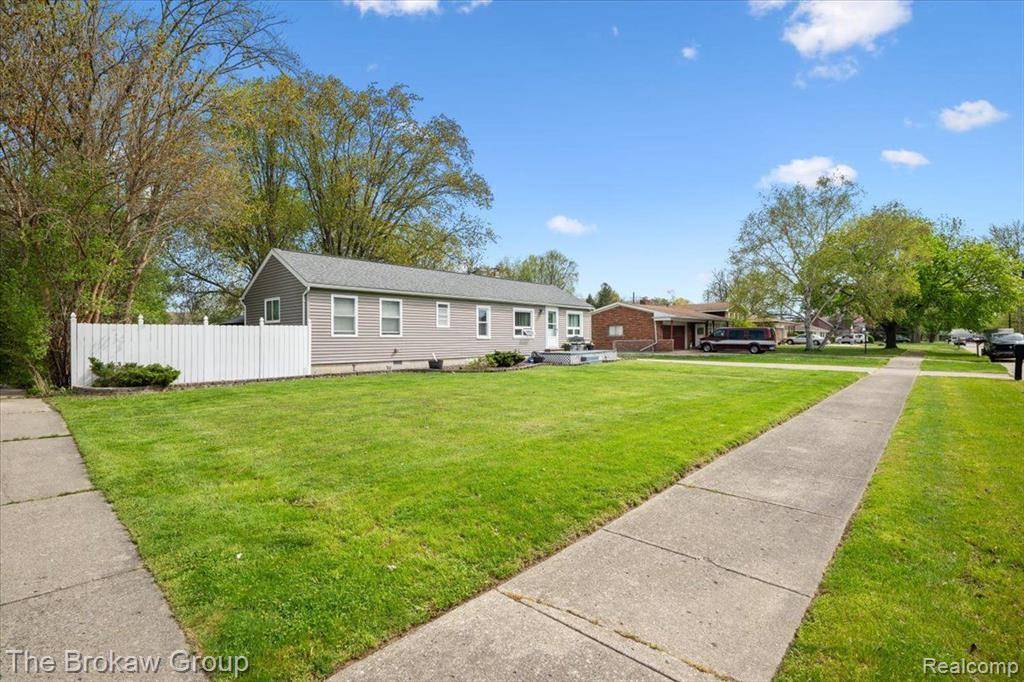 Warren, MI 48092,4145 HILLCREST Drive
