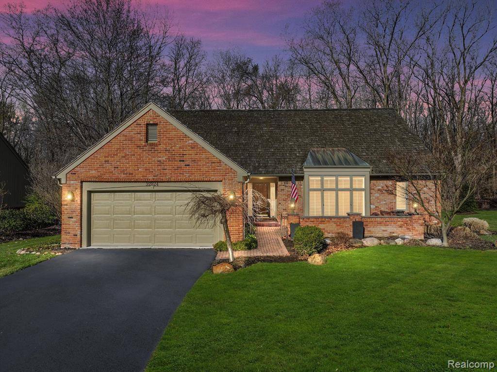 32824 OUTLAND Trail, Bingham Farms Vlg, MI 48025