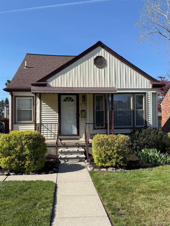 800 CAMBRIDGE Road, Berkley, MI 48072