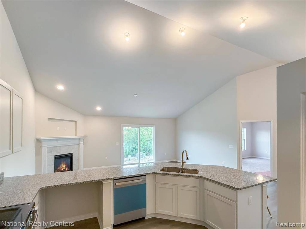 Lapeer, MI 48446,305 Devonshire Drive 8