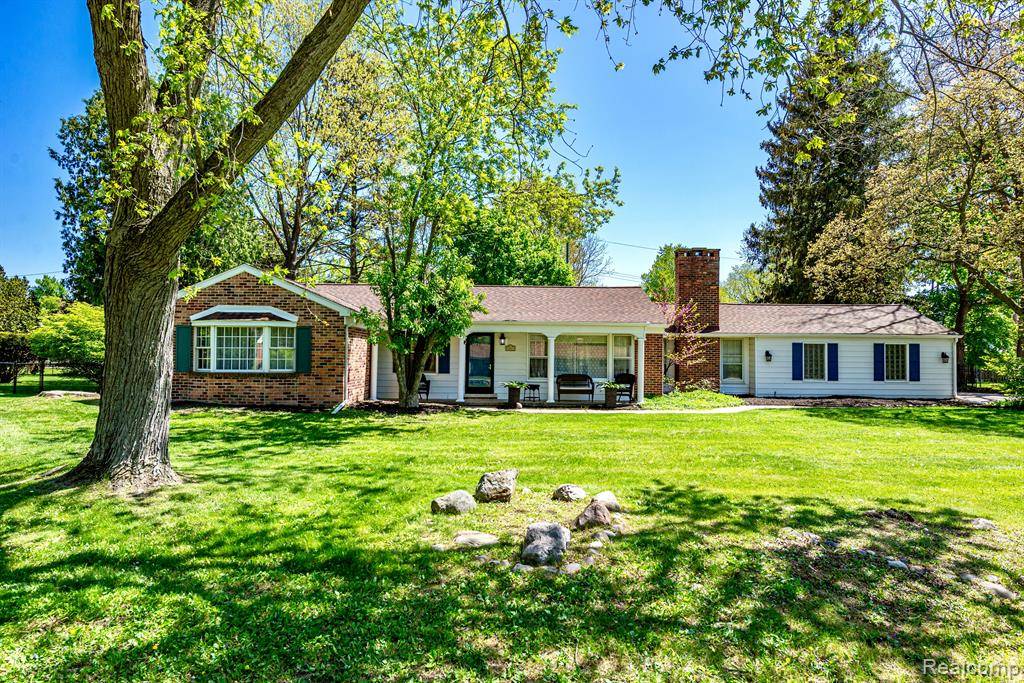 West Bloomfield Twp, MI 48322,6861 N CLUNBURY Road