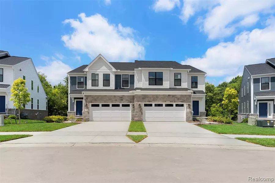5340 Trail Vista Drive, West Bloomfield Twp, MI 48323