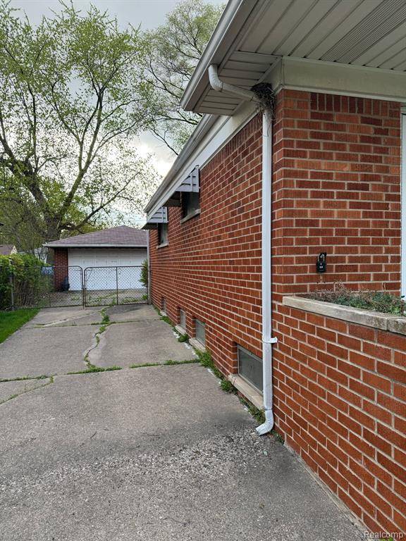 Warren, MI 48091,24347 LORETTA Avenue
