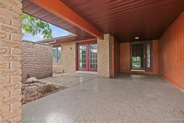Sterling Heights, MI 48313,43351 ASPEN Drive