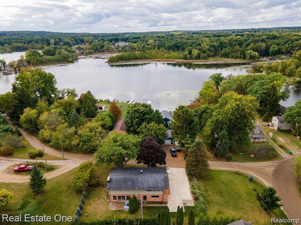 2728 DEVONSHIRE, Addison Twp, MI 48367