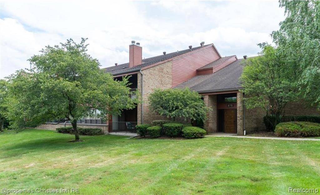 875 GREENVIEW Court 62, Rochester Hills, MI 48307