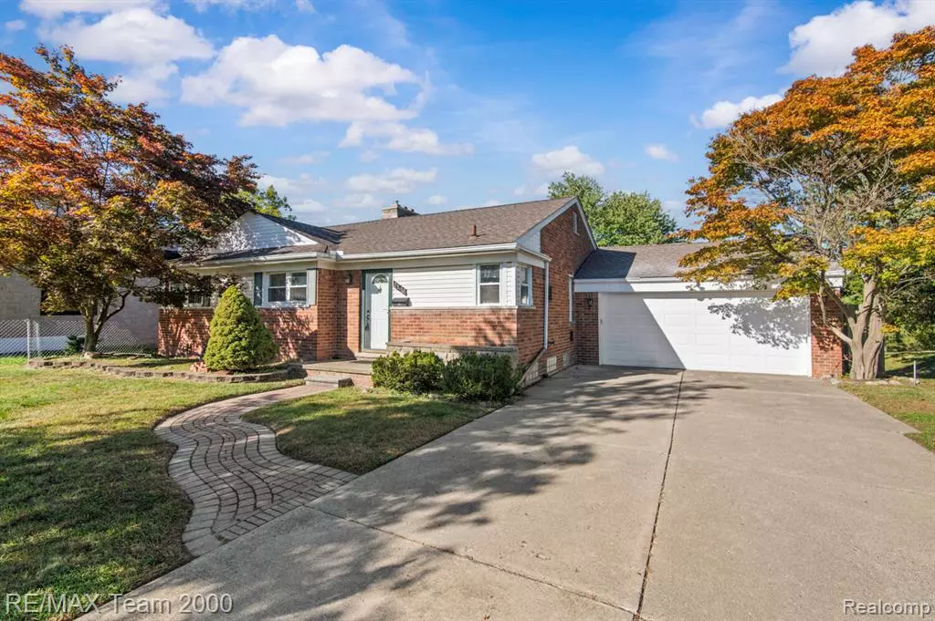 Dearborn, MI 48124,25152 FAIRWAY Drive