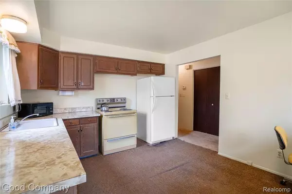 Madison Heights, MI 48071,27736 OSMUN Street