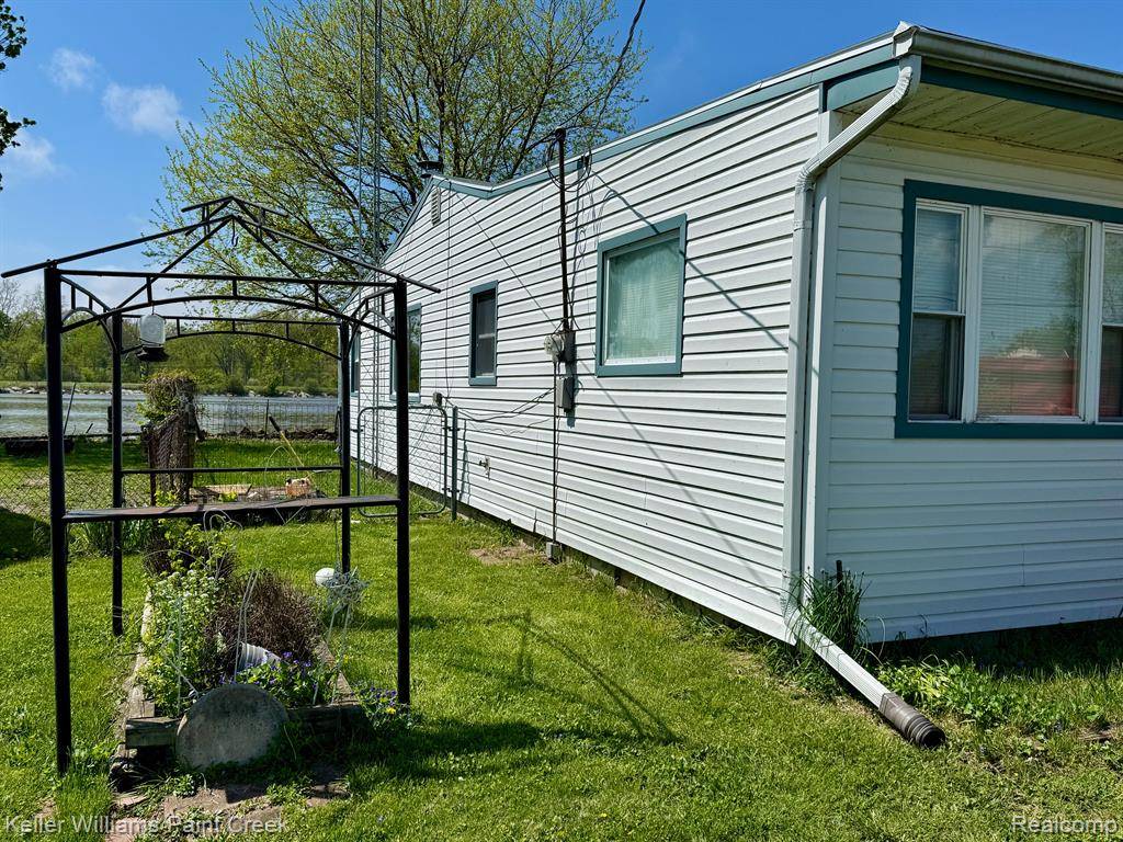 Erie Twp, MI 48133,2964 MORIN POINT Street