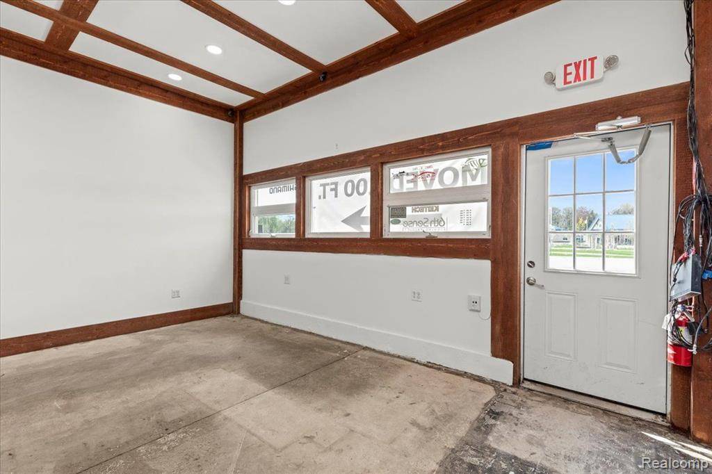 Waterford Twp, MI 48329,2574 AIRPORT Road