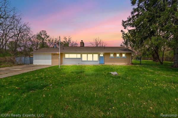 23456 LEE BAKER Drive, Southfield, MI 48075
