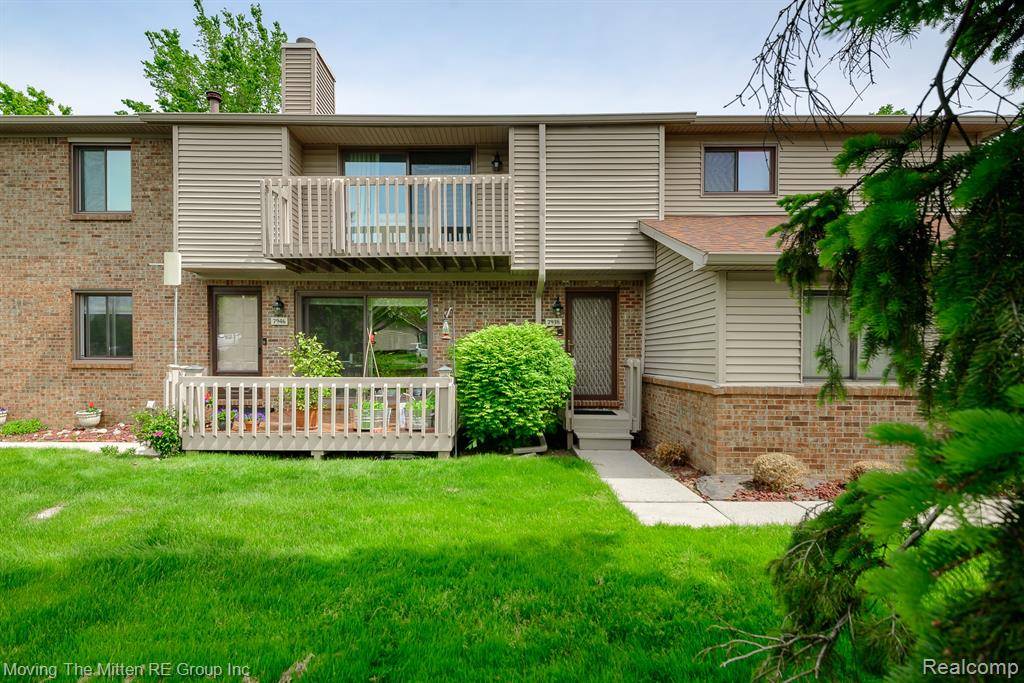 7938 LAWRENCE, West Bloomfield Twp, MI 48322