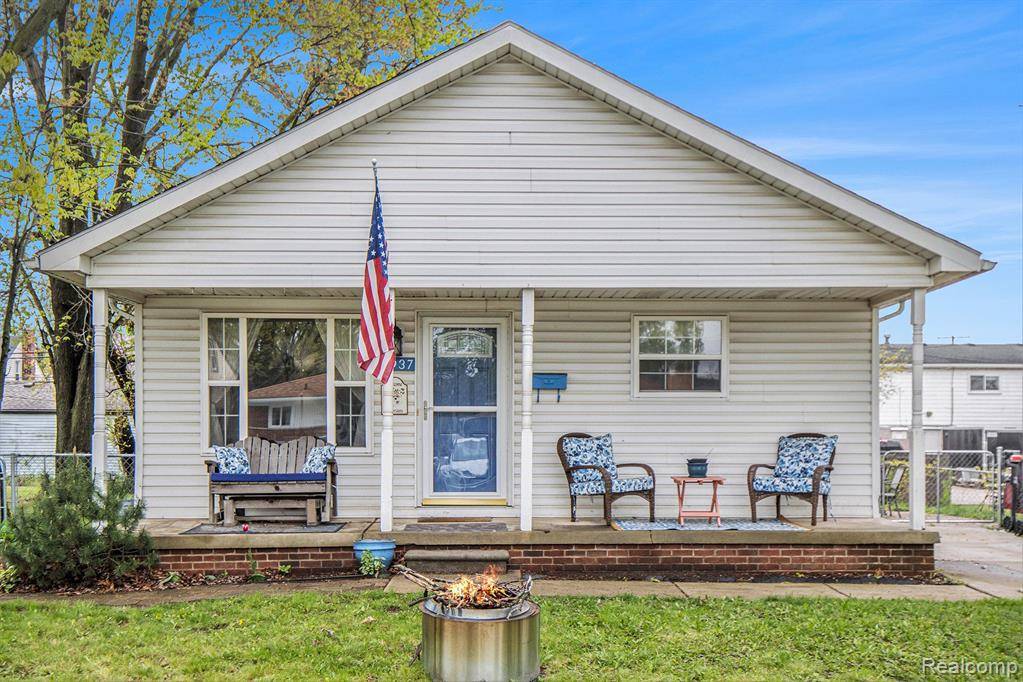 Allen Park, MI 48101,15937 MEYER Avenue