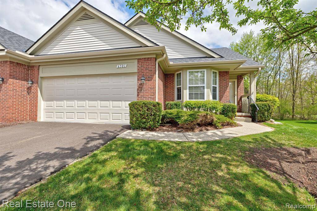 6501 CLUB E 2 8, Holly Twp, MI 48439