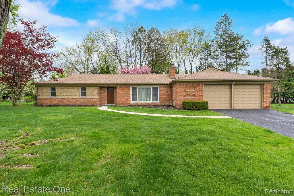 1637 NORTHUMBERLAND Drive, Rochester Hills, MI 48309
