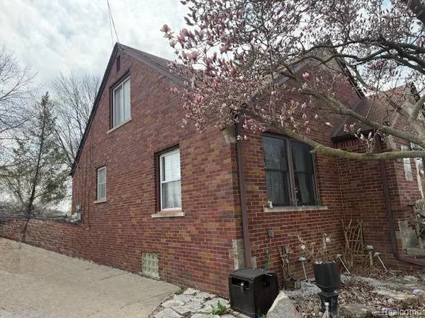 Warren, MI 48093,12490 E 13 MILE Road