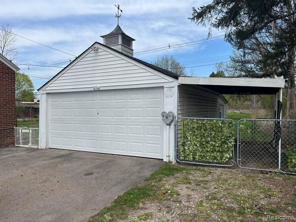 Livonia, MI 48154,32230 5 MILE Road