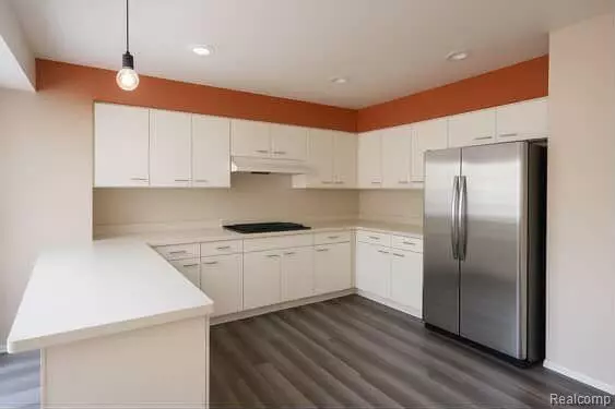 Farmington Hills, MI 48331,33779 VISTA Drive
