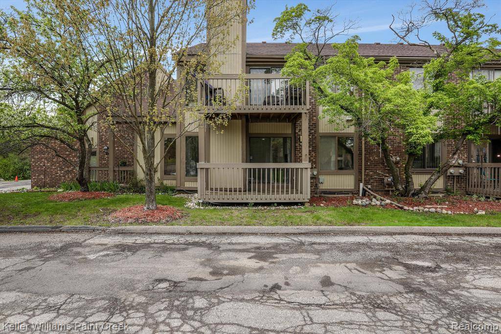 7355 Brynmawr Drive, West Bloomfield Twp, MI 48322