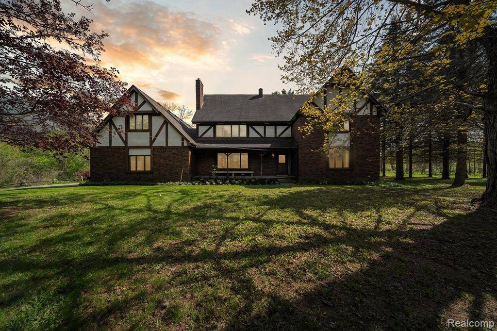 5500 SEYMOUR LAKE Road, Brandon Twp, MI 48371